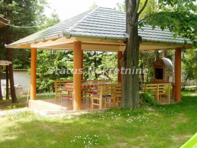 Kuća na prodaju, Irig, 360m², 515.000 €