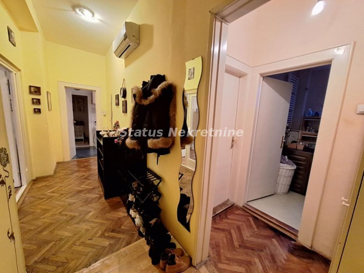 Trosoban stan na prodaju, Centar, Novi Sad, 93m², 267.800 €