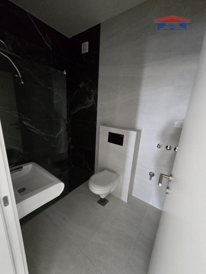 Četvorosoban stan na prodaju, Novo Naselje, Novi Sad, 117m², 245.700 €