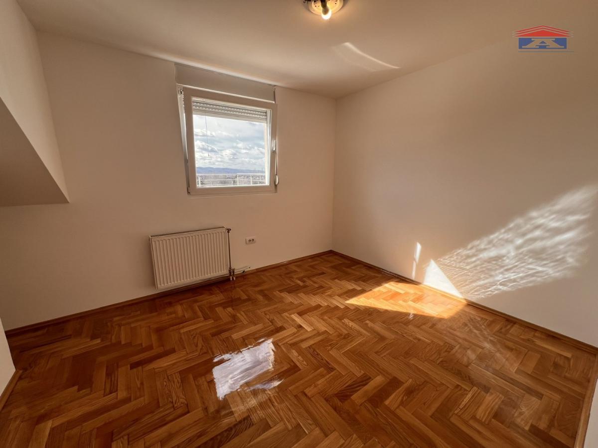 Četvorosoban stan na prodaju, Bulevar Evrope, Novi Sad, 117m², 215.000 €