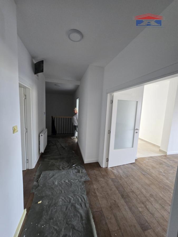 Četvorosoban stan na prodaju, Novo Naselje, Novi Sad, 117m², 245.700 €