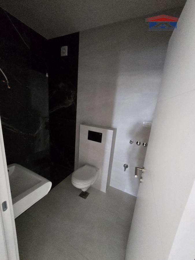 Četvorosoban stan na prodaju, Novo Naselje, Novi Sad, 117m², 245.700 €