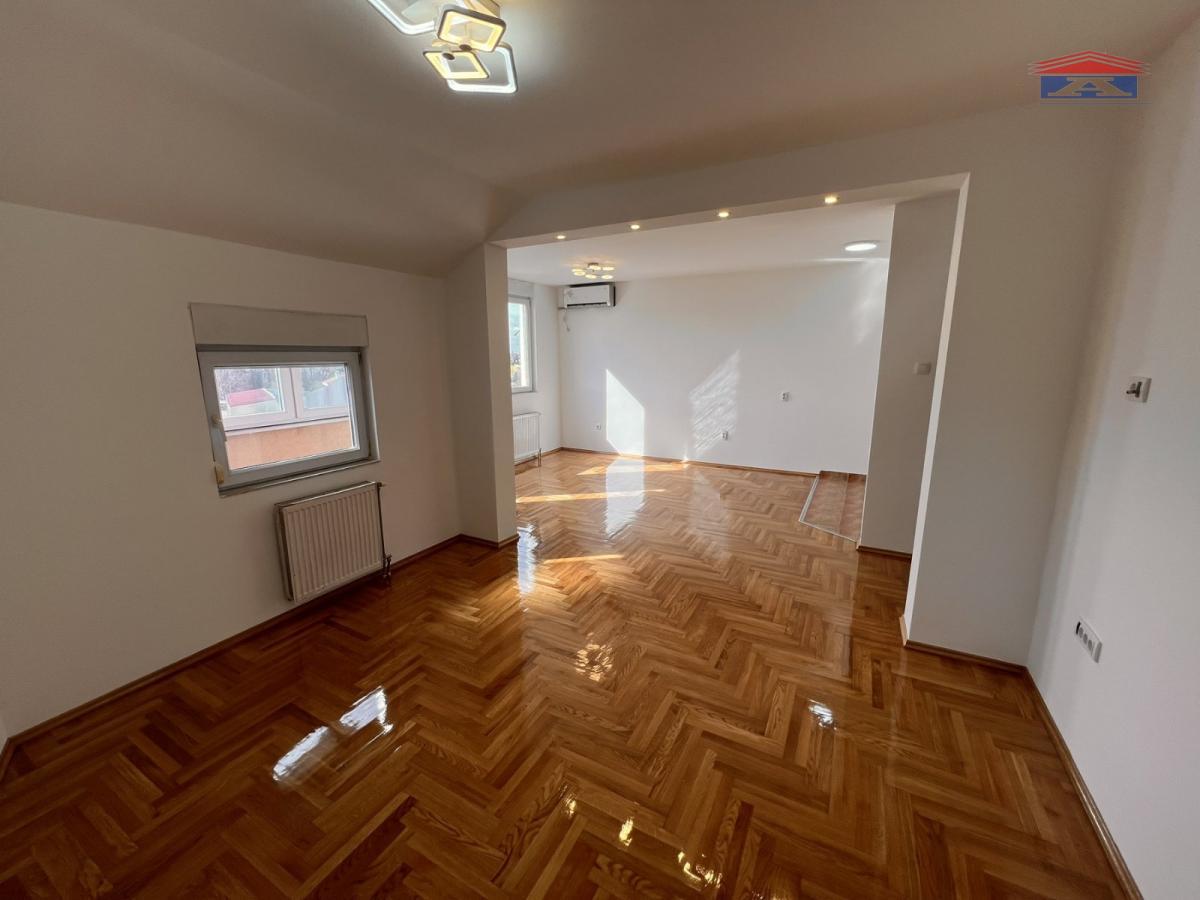 Četvorosoban stan na prodaju, Bulevar Evrope, Novi Sad, 117m², 215.000 €