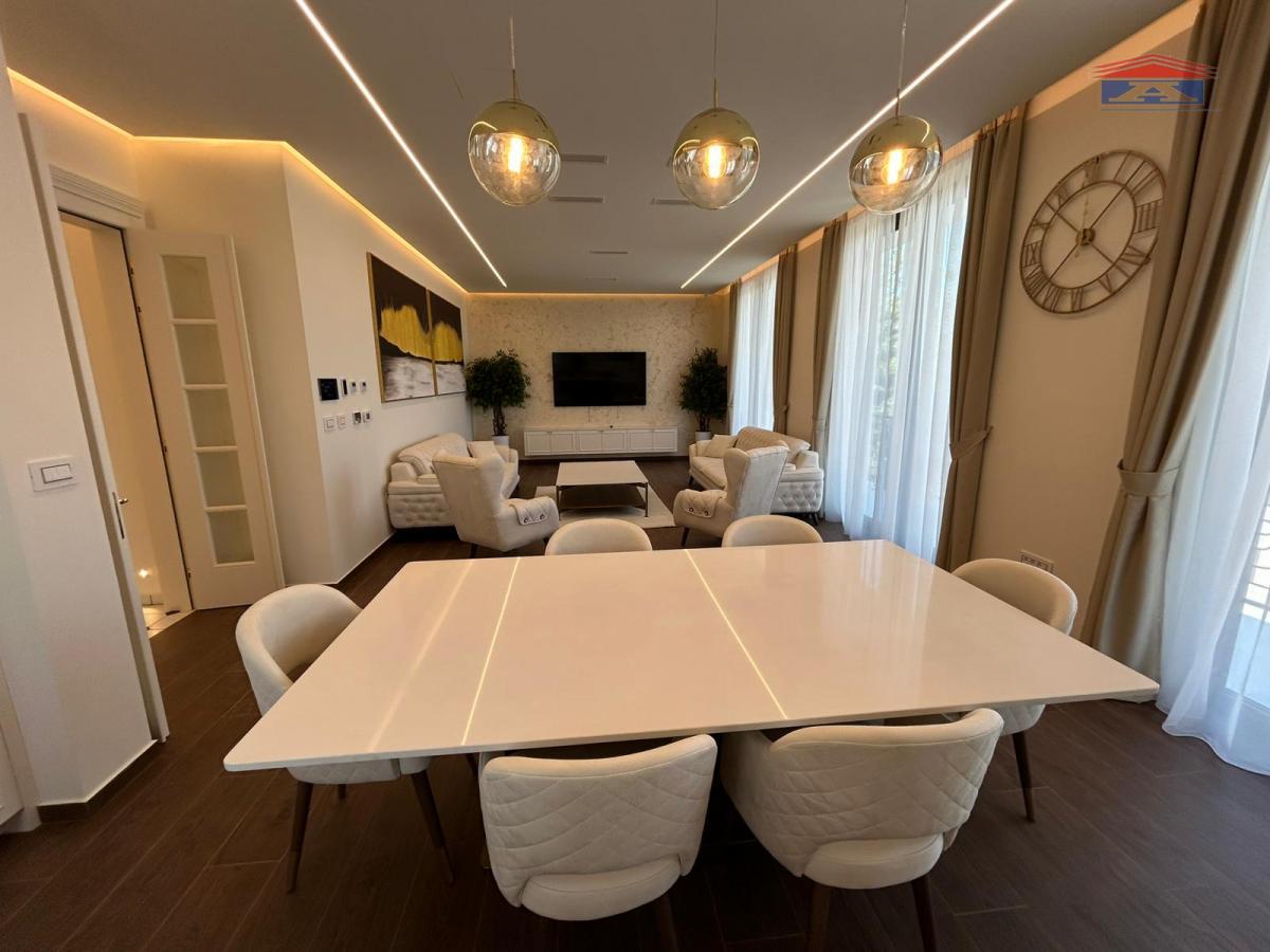 Četvorosoban stan za izdavanje, Sremska Kamenica, Novi Sad, 120m², 2.000 €/mes