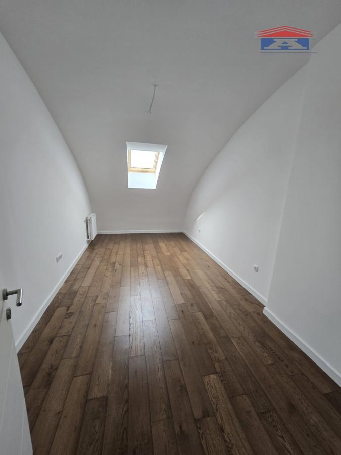 Četvorosoban stan na prodaju, Novo Naselje, Novi Sad, 117m², 245.700 €