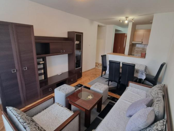 Stan Izdavanje Novi Sad  53 m2