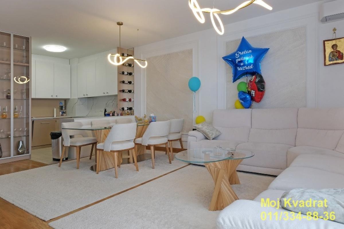 Stan Prodaja Beograd Blok 65 140 m2