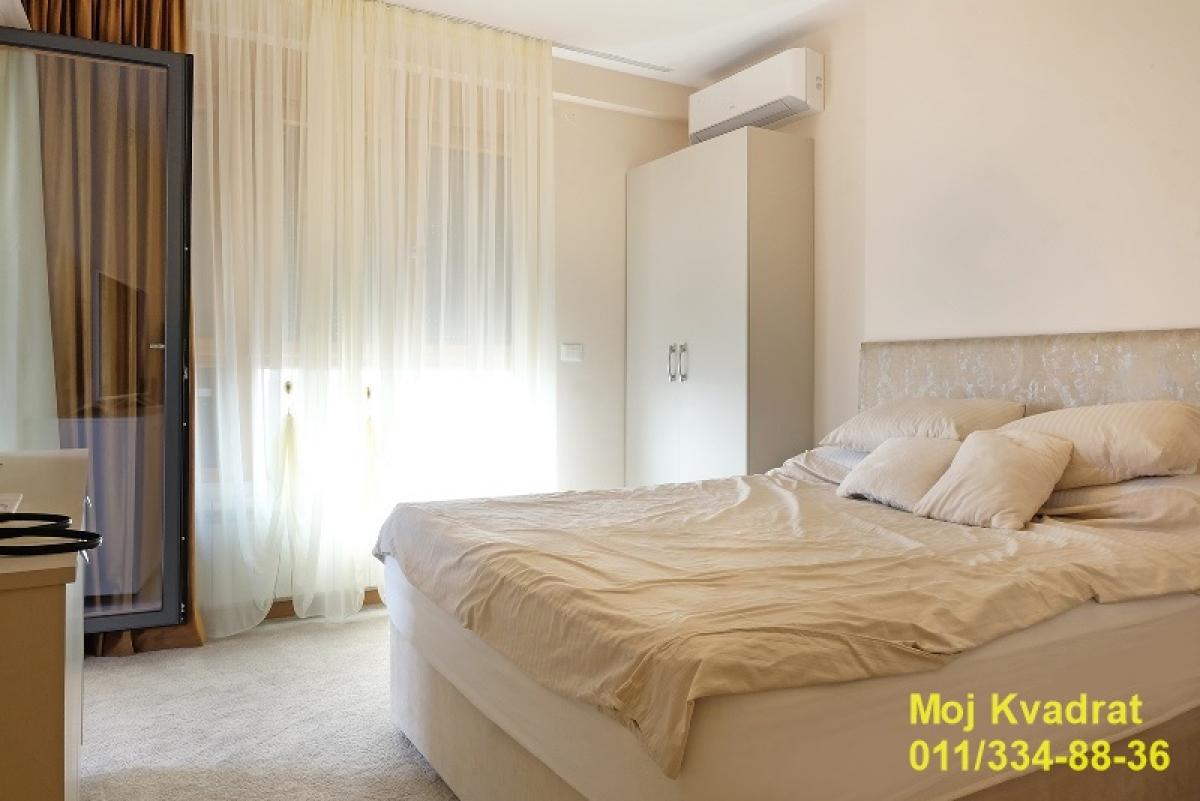 Stan Prodaja Beograd Blok 65 140 m2