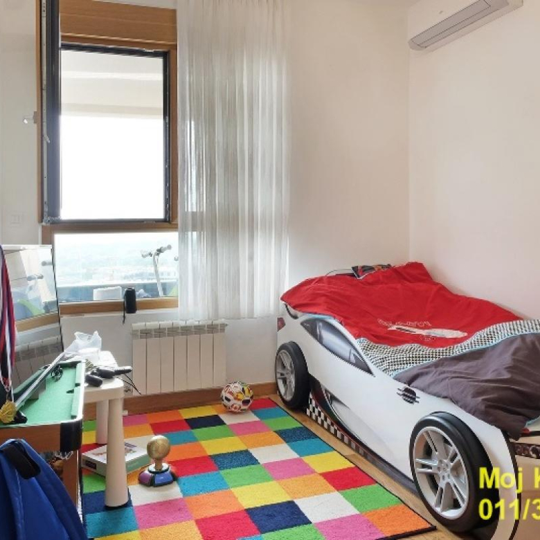 Stan Prodaja Beograd Blok 65 140 m2