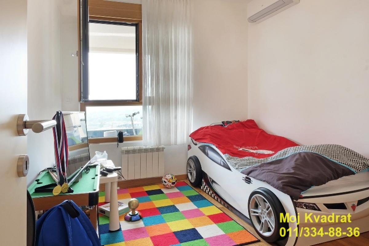 Stan Prodaja Beograd Blok 65 140 m2