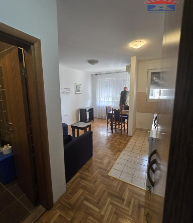 Stan Izdavanje Novi Sad  25 m2