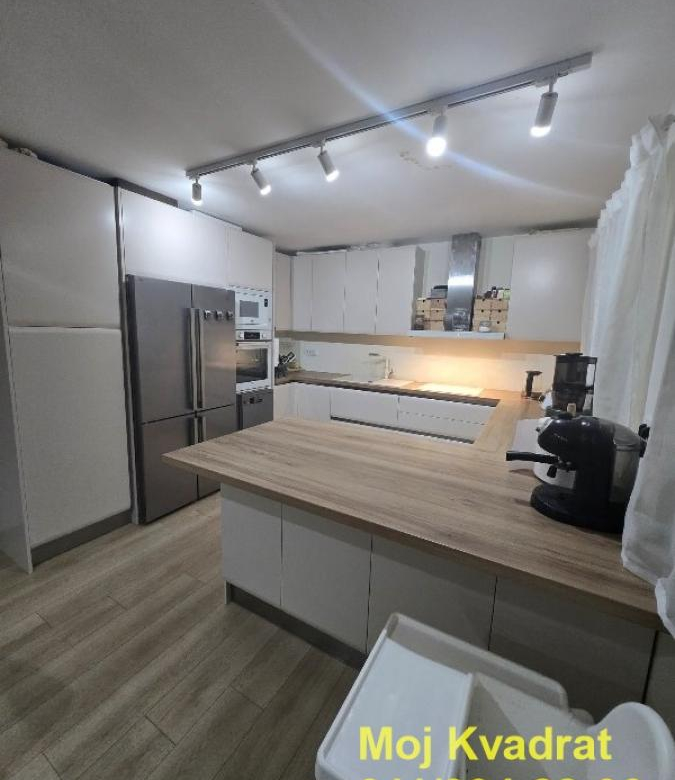 Kuća Prodaja Beograd  203 m2
