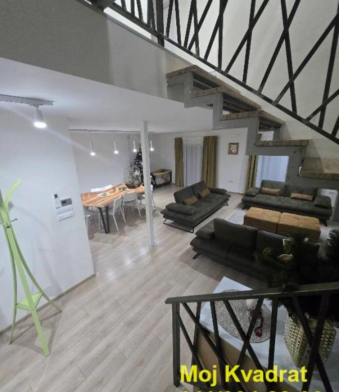 Kuća Prodaja Beograd  203 m2