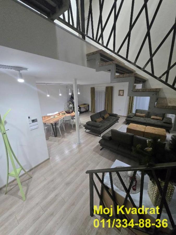 Kuća Prodaja Beograd  203 m2