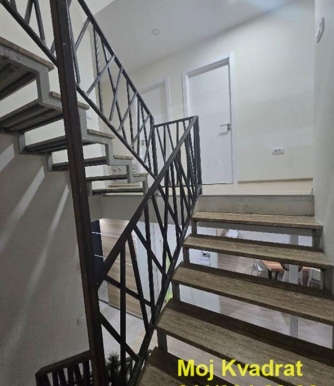 Kuća Prodaja Beograd  203 m2