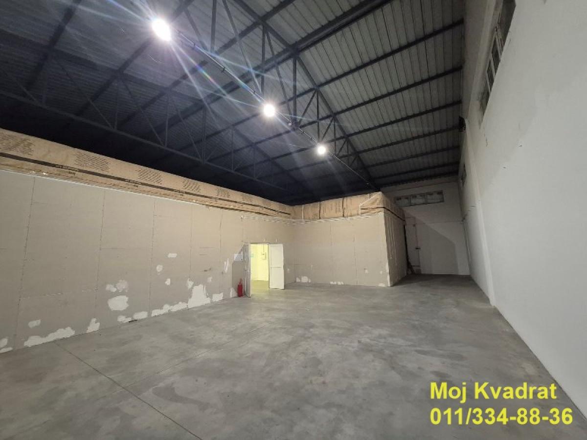 Lokal Izdavanje Beograd Altina 652 m2
