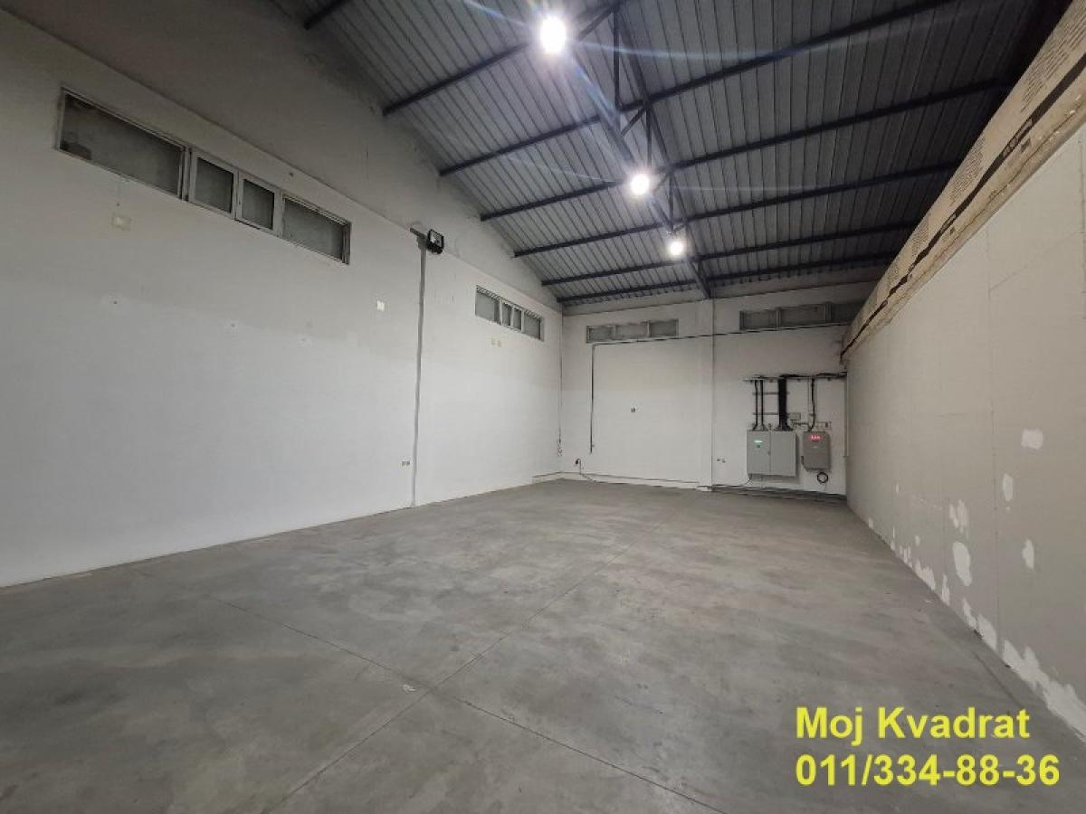 Lokal Izdavanje Beograd Altina 652 m2