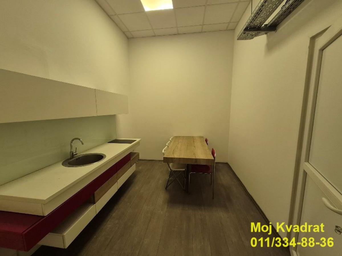 Lokal Izdavanje Beograd Altina 652 m2