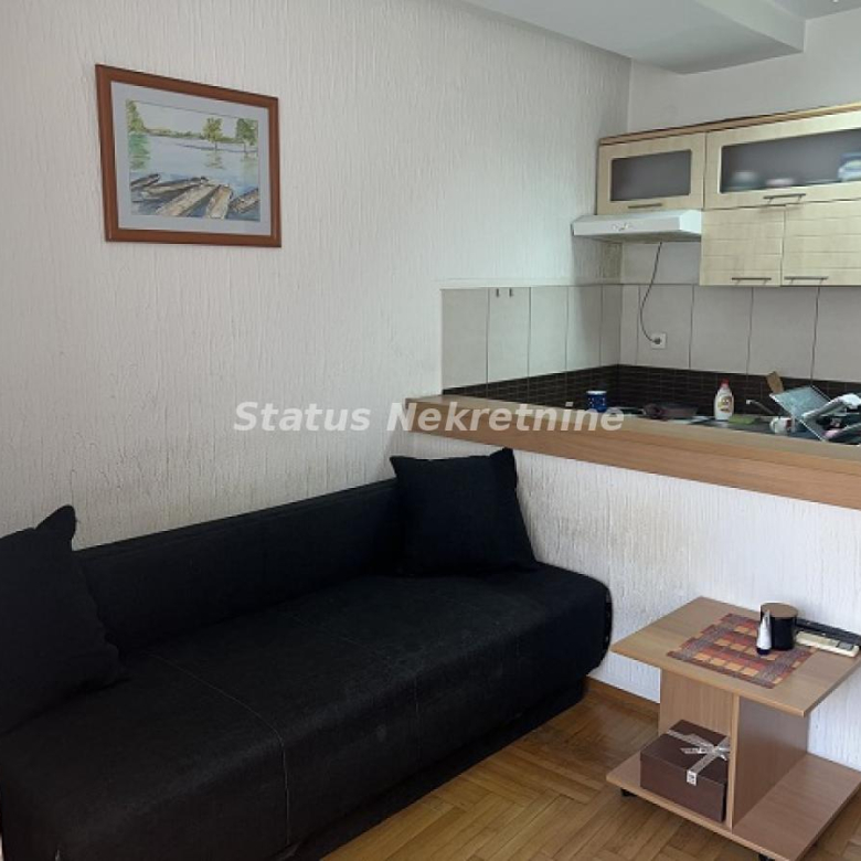 Stan Izdavanje Novi Sad  25 m2