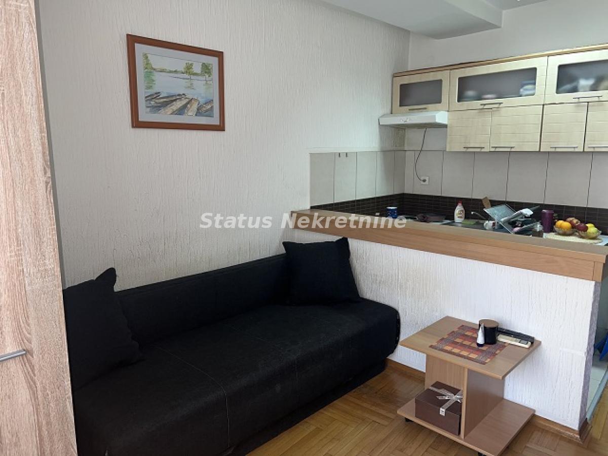 Stan Izdavanje Novi Sad  25 m2