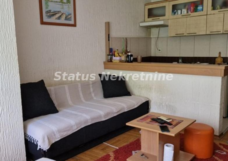Stan Izdavanje Novi Sad  25 m2