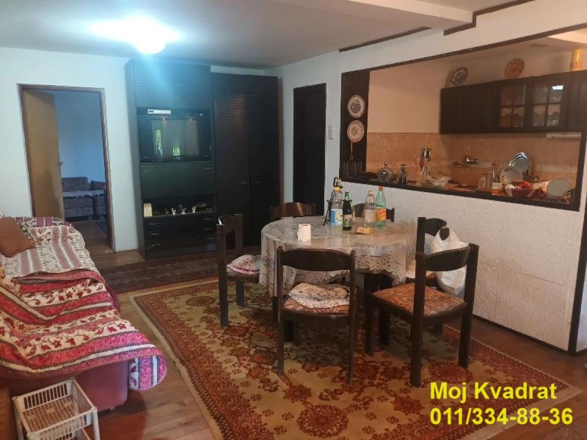 Kuća Prodaja Veliko Gradište  260 m2