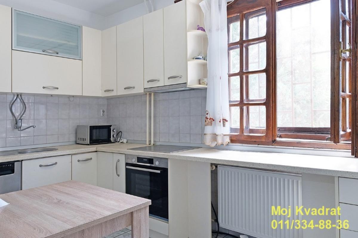 Kuća Izdavanje Beograd Dedinje 390 m2