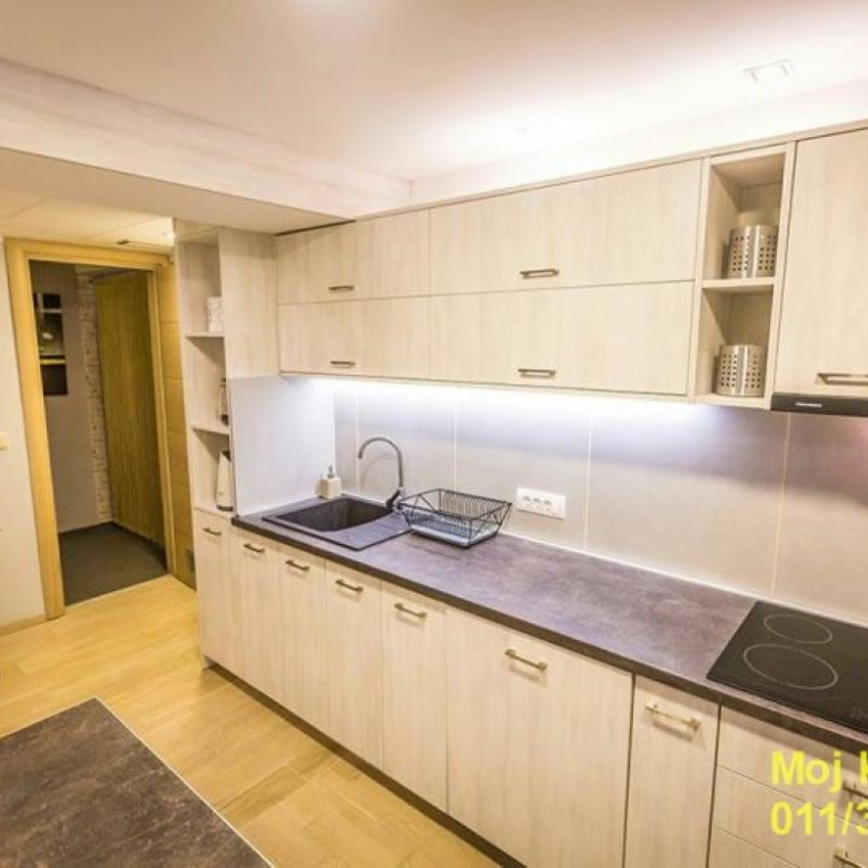 Stan Izdavanje Beograd Šumice 150 m2