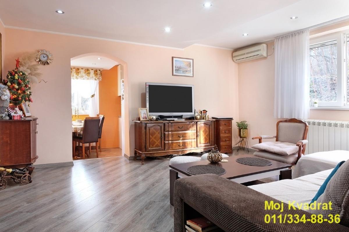 Kuća Prodaja Beograd Kuća Prodaja Beograd Zvezdarska Šuma 214 m2