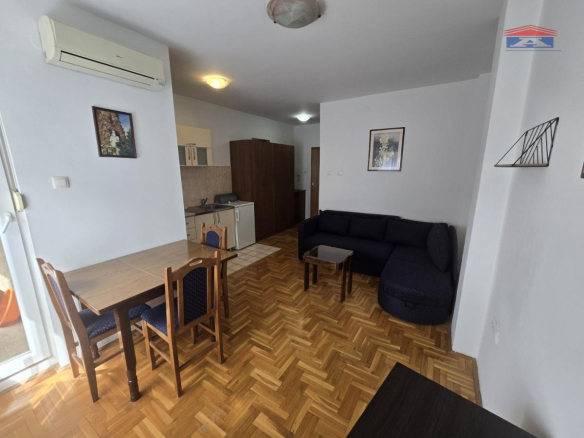 Stan Izdavanje Novi Sad  25 m2