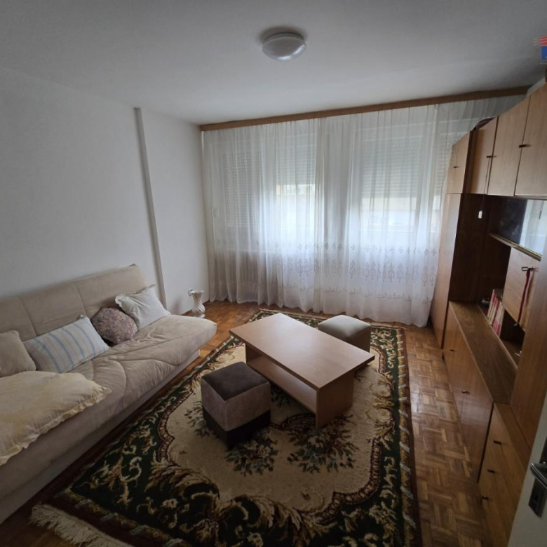 Stan Izdavanje Novi Sad  56 m2