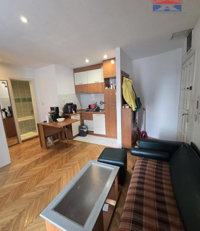 Stan Izdavanje Novi Sad  40 m2