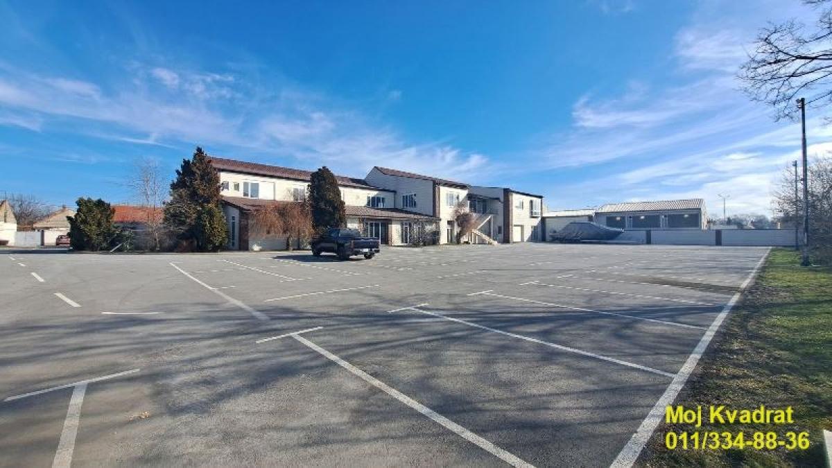 Lokal Izdavanje Pančevo  1800 m2
