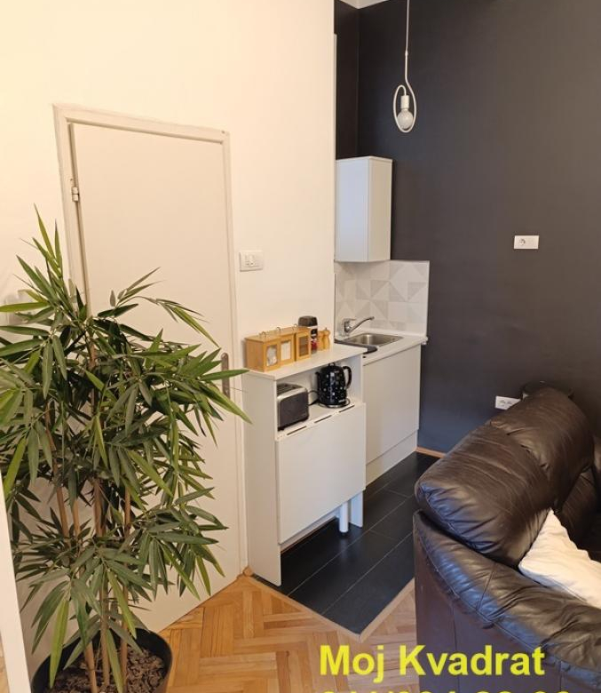 Stan Izdavanje Beograd Studentski Trg 35 m2