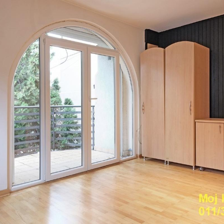 Kuća Prodaja Beograd Stara Karaburma 205 m2
