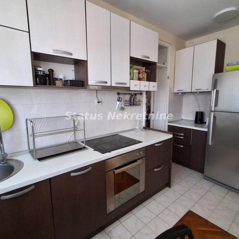 Stan Prodaja Novi Sad  85 m2