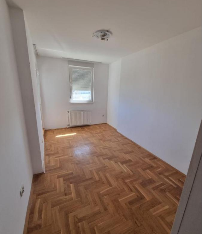 Stan Izdavanje Novi Sad  53 m2