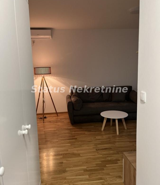 Stan Izdavanje Novi Sad  45 m2
