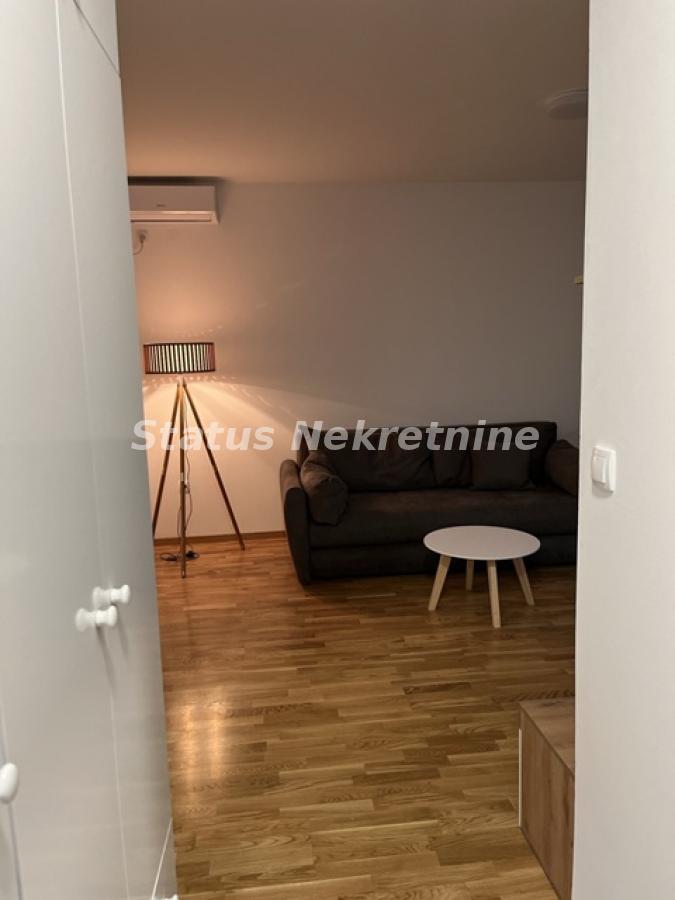 Stan Izdavanje Novi Sad  45 m2