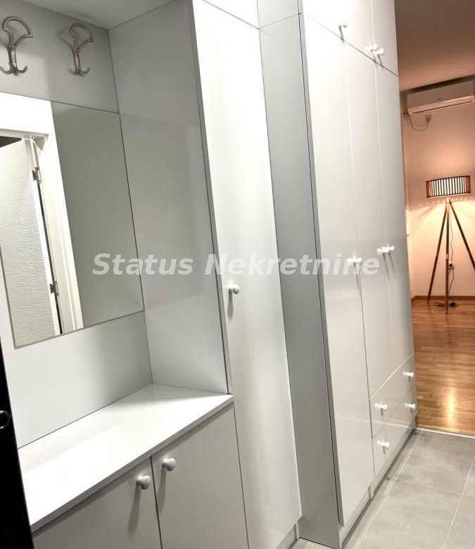 Stan Izdavanje Novi Sad  45 m2