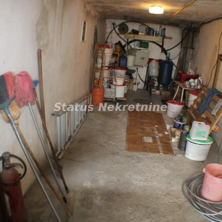 Kuća Izdavanje Novi Sad  100 m2
