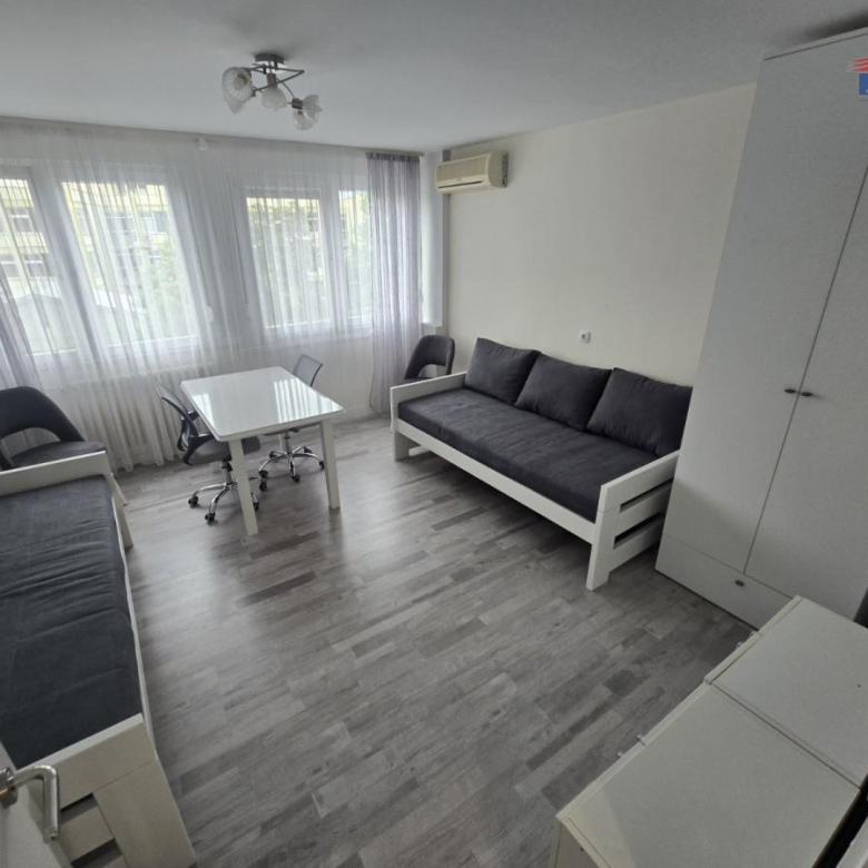 Stan Izdavanje Novi Sad  41 m2