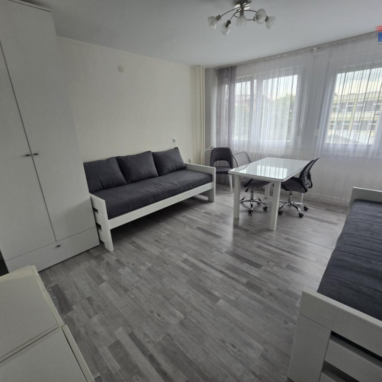 Stan Izdavanje Novi Sad  41 m2