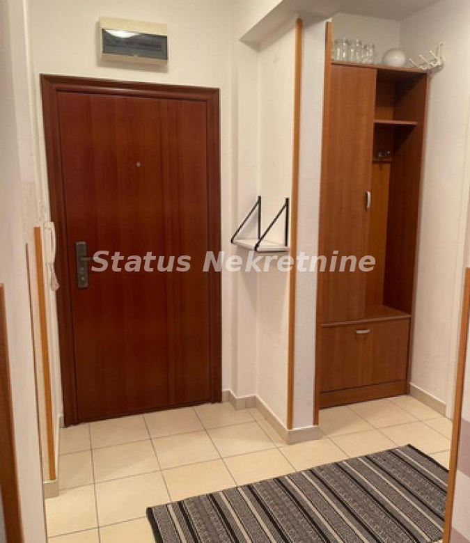 Stan Izdavanje Novi Sad  39 m2