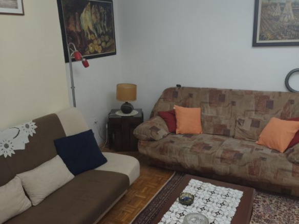 Stan Izdavanje Novi Sad  80 m2