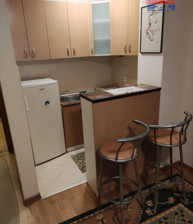 Stan Izdavanje Novi Sad  27 m2