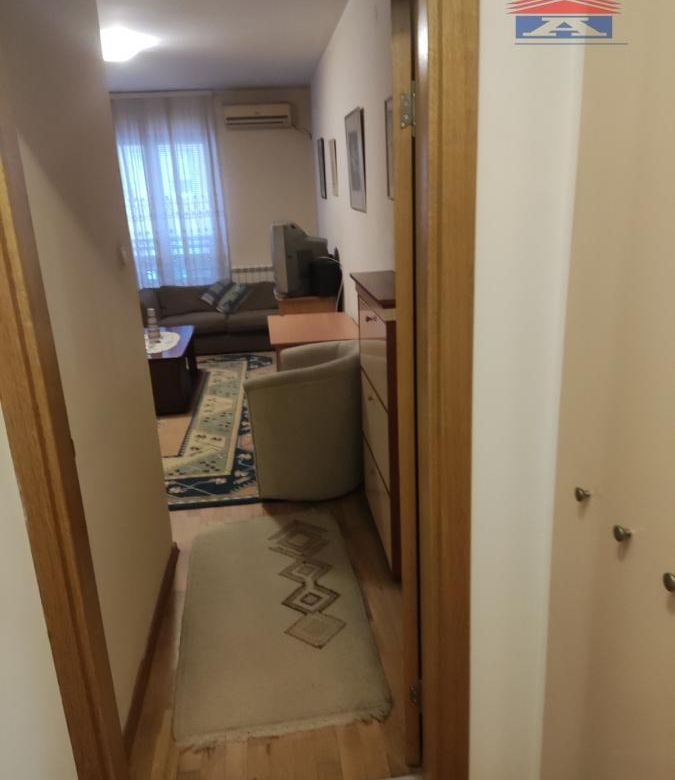 Stan Izdavanje Novi Sad  27 m2