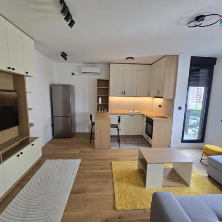 Stan Izdavanje Novi Sad  38 m2