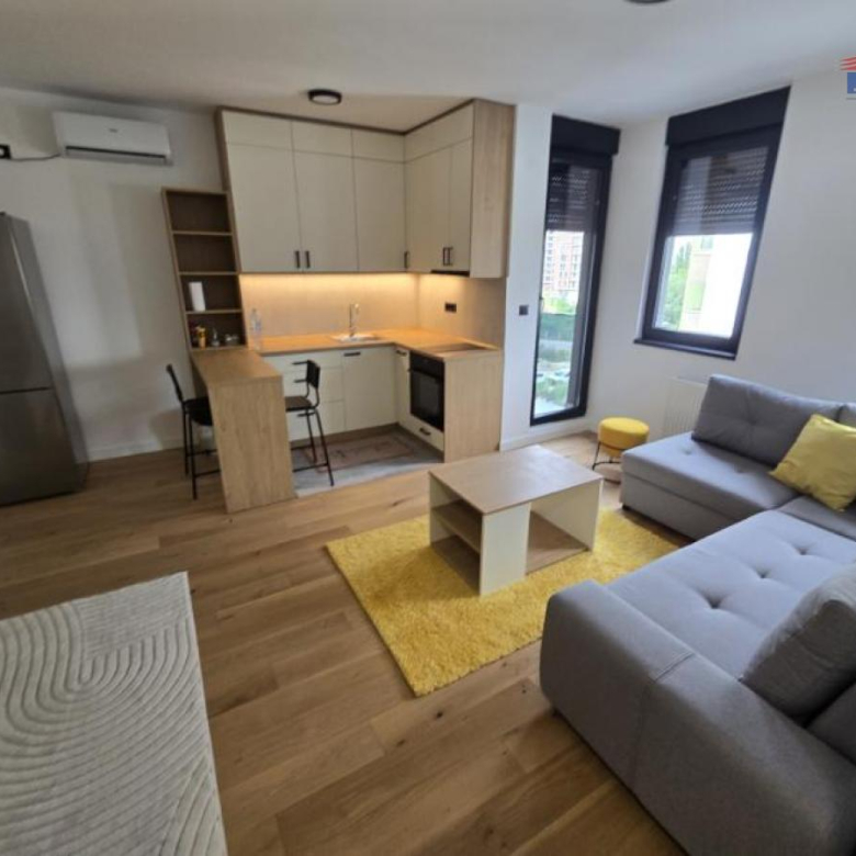 Stan Izdavanje Novi Sad  38 m2
