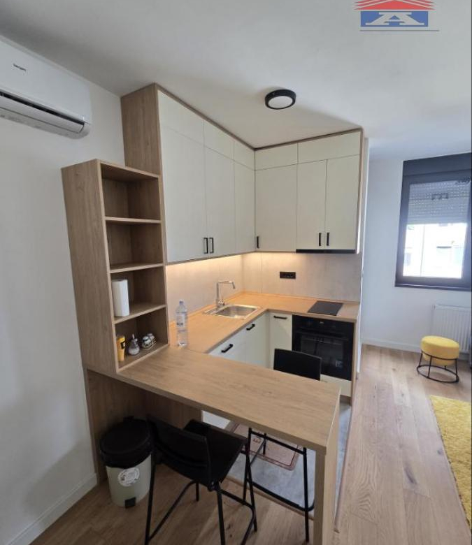 Stan Izdavanje Novi Sad  38 m2